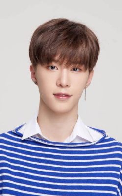 Fan Chengcheng Bỏ Quê Nhà: Sự Thật Phía Sau Cơn Sóng Thiên Thần và Nụ Hôn Bí Ẩn!