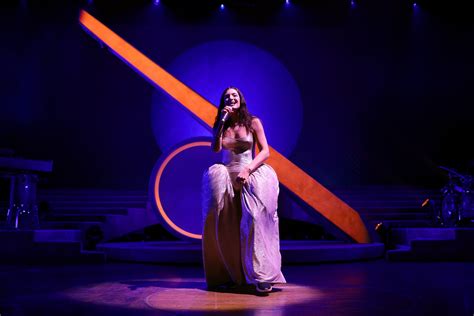 Lorde's Solar Power Tour – A Radiant Experience for Music Lovers!