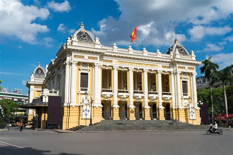 The Sunset Serenade: Exploring Seu Jorge's Enchanting Performance at Hanoi Opera House!